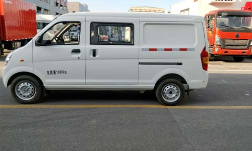 北京牌BJ5020XXY1Z434BEV纯电动厢式运输车公告图片