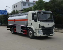 运油车