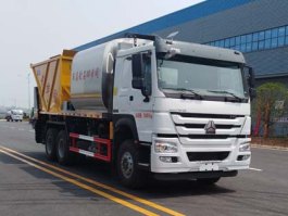 同步碎石封层车