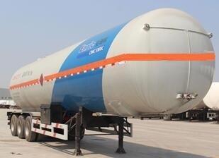 安瑞科牌12.7米2.6吨3轴易燃气体罐式运输半挂车(HGJ9380GRQ)