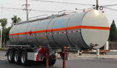 开乐牌10.4米31.2吨3轴易燃液体罐式运输半挂车(AKL9400GRYE)