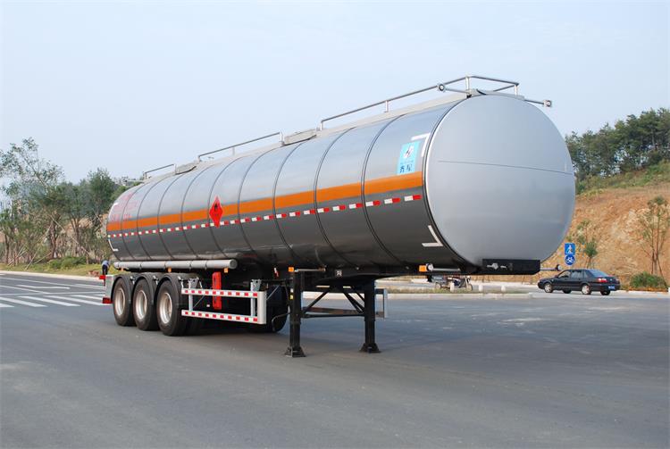 齐星牌11.9米30.7吨3轴易燃液体罐式运输半挂车(QXC9403GRY)