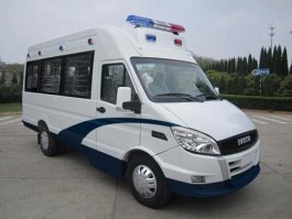 依维柯牌NJ5045XQCFD囚车