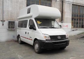 旅居车