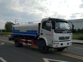 洒水车