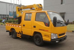 高空作业车