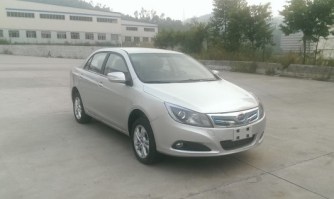 比亚迪牌BYD7005BEV6型纯电动轿车