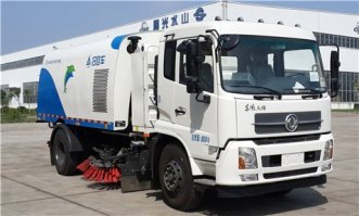 扫路车