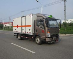 爆破器材运输车