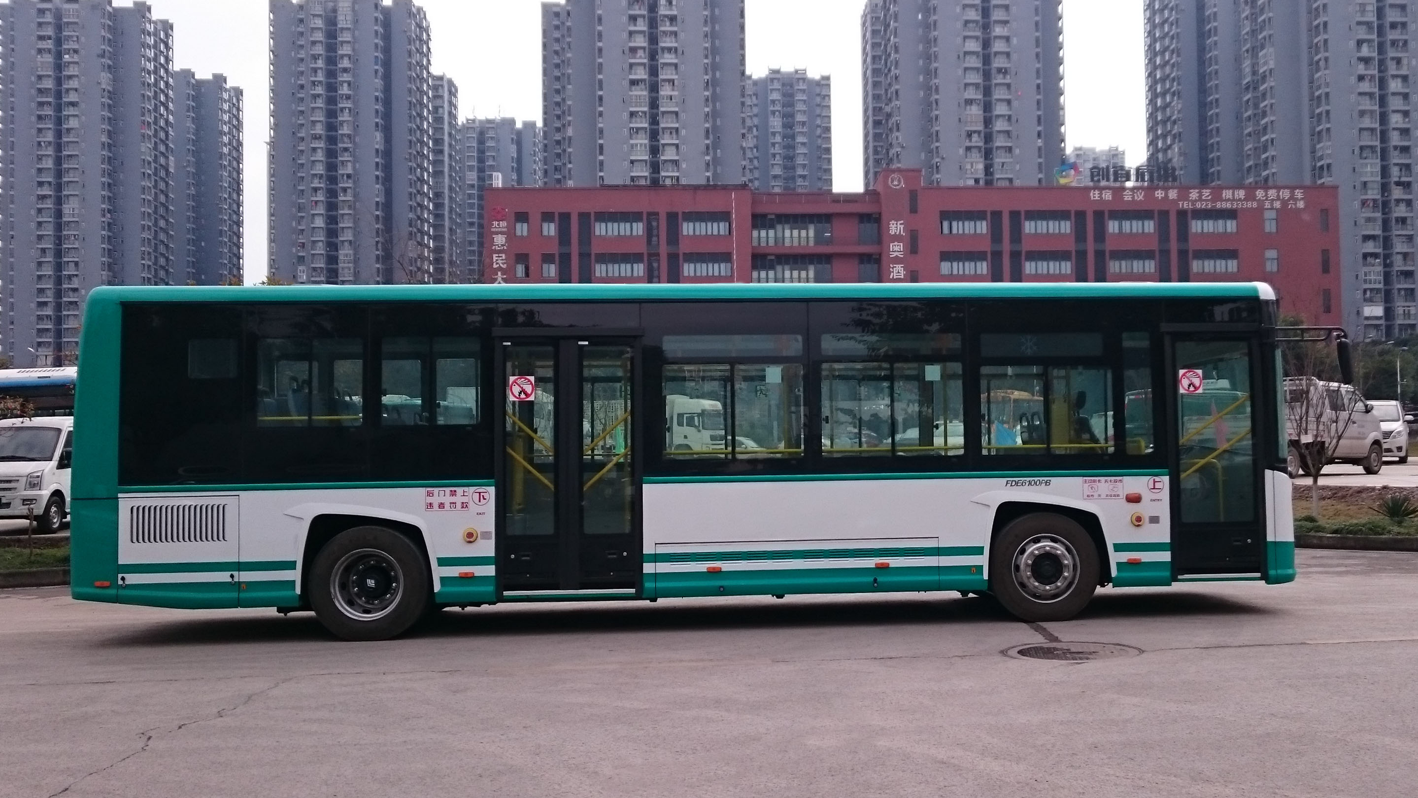 长江牌FDE6100PBABEV08纯电动城市客车公告图片