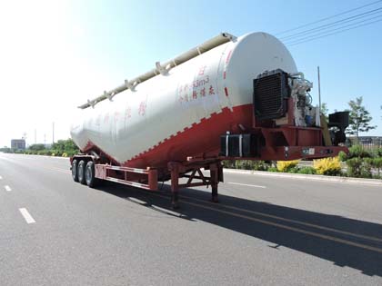 承威牌13米27.4吨3轴低密度粉粒物料运输半挂车(GCW9400GFL)