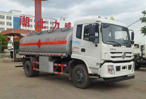 运油车