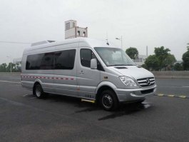 華東牌CSZ5050XWY文物運(yùn)輸車