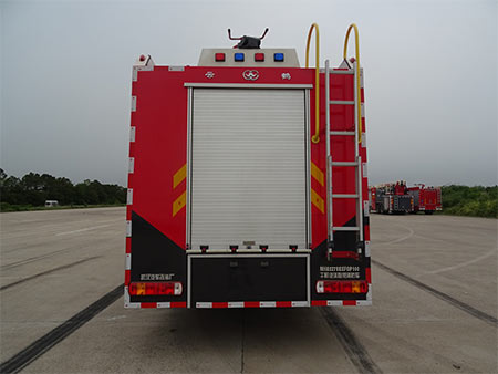 重汽豪沃后双桥 WHG5270GXFGP100干粉泡沫联用消防车公告图片