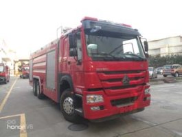 举高喷射消防车