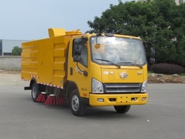 扫路车