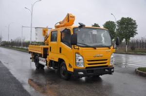 高空作业车