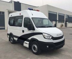 依维柯牌NJ5045XQCDE囚车