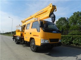 高空作业车
