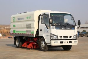 扫路车