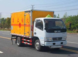 爆破器材运输车