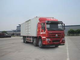 豪沃牌ZZ5317XXYN4667E1LH厢式运输车