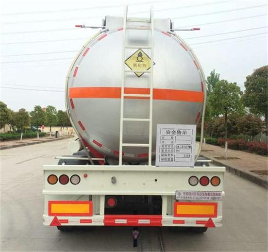 东风牌DFZ9400GYW氧化性物品罐式运输半挂车公告图片