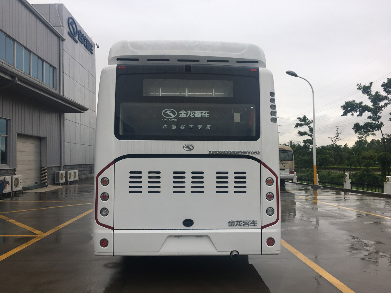 金龙牌XMQ6850AGPHEVD52插电式混合动力城市客车公告图片