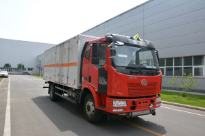 爆破器材运输车