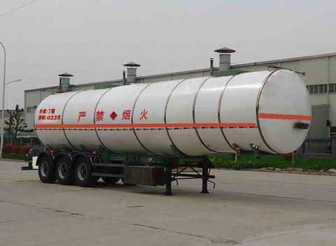 瑞江牌12.9米31.5吨3轴易燃液体罐式运输半挂车(WL9401GRYC)