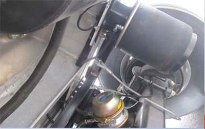 陆平机器牌LPC9402GRYS易燃液体罐式运输半挂车公告图片