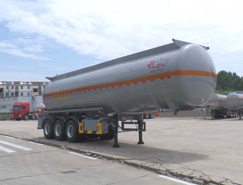 江淮扬天牌11米31.5吨3轴易燃液体罐式运输半挂车(CXQ9400GRYH)