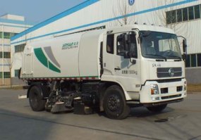 扫路车