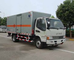 爆破器材运输车