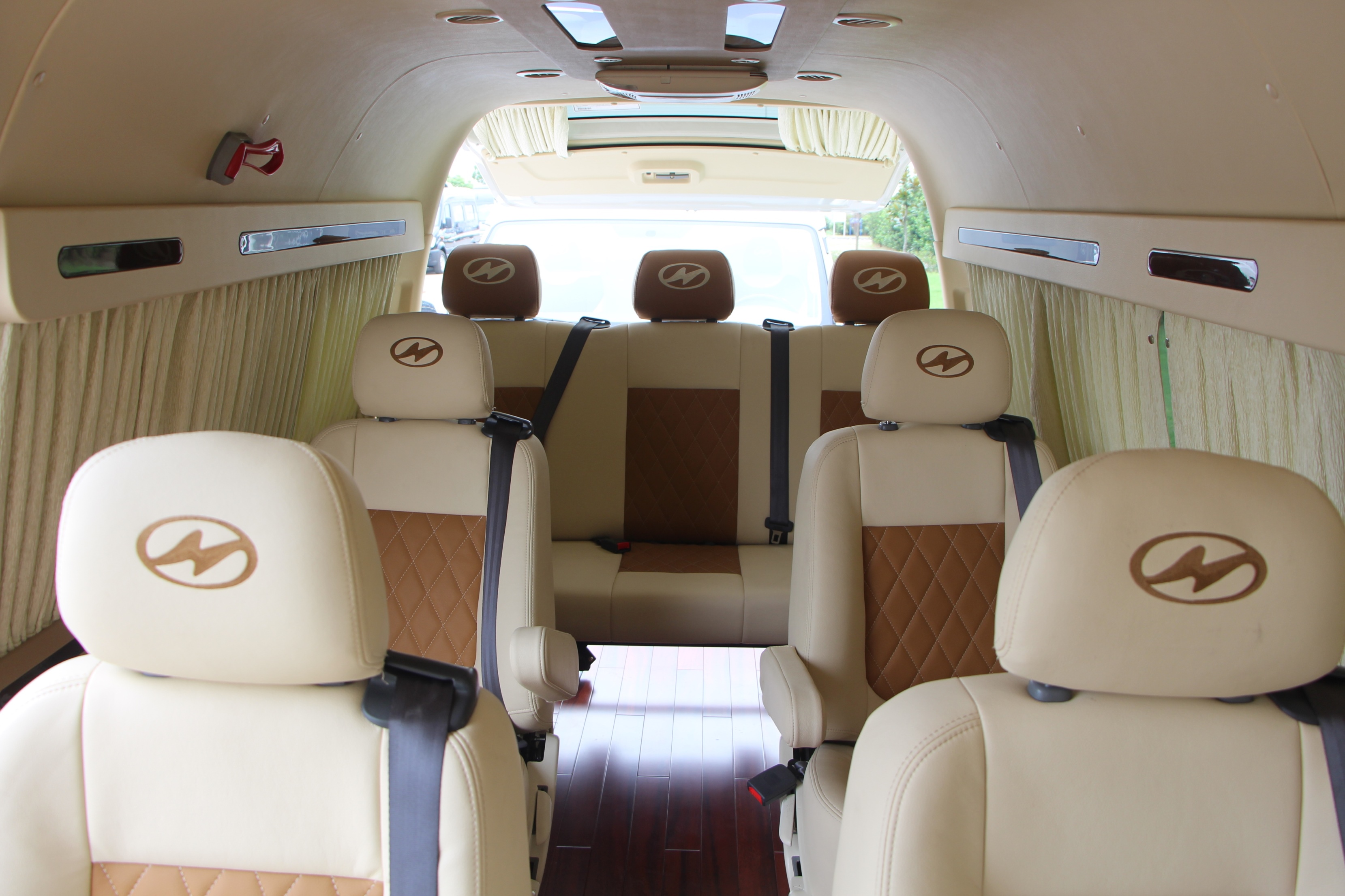 海格牌KLQ5041XSWQ4商務(wù)車公告圖片