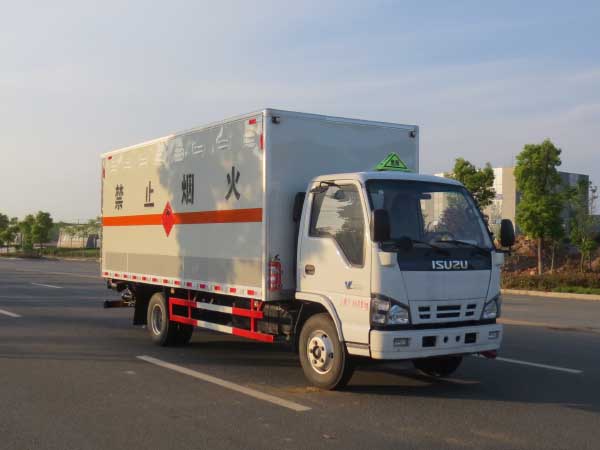 江特牌JDF5060XRQQ5易燃气体厢式运输车图片