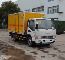 爆破器材运输车