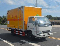 爆破器材运输车