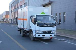 爆破器材运输车