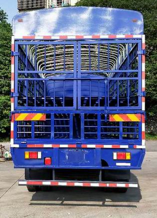 乘龍牌LZ5240CCQM3CB畜禽運(yùn)輸車公告圖片