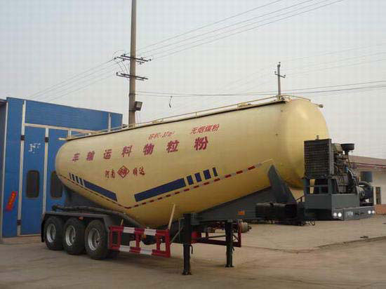 骏昌牌10.5米30.1吨3轴中密度粉粒物料运输半挂车(HSC9400GFL)