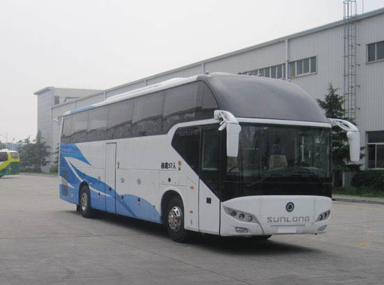 申龙牌12米24-56座客车(SLK6120L5AN5)