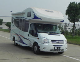 旅居车