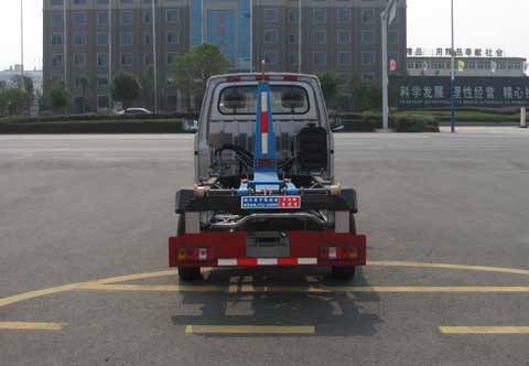 东风小康 XZL5021ZXX5车厢可卸式垃圾车公告图片