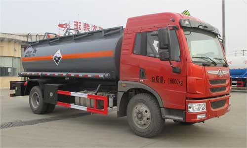 DLQ5160GFWC5型腐蚀性物品罐式运输车图片