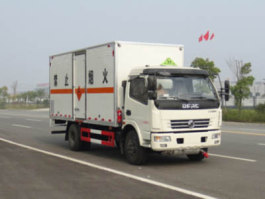 爆破器材运输车