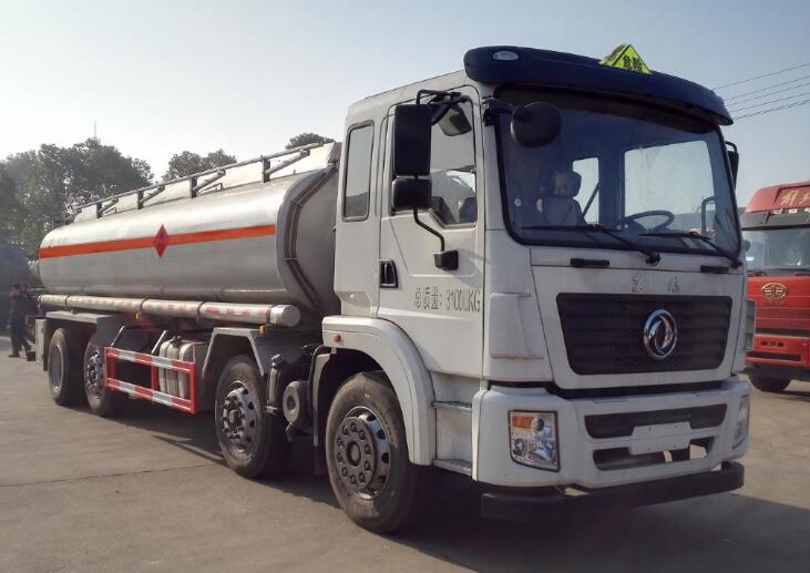 DLQ5310GRYE5型铝合金易燃液体罐式运输车图片