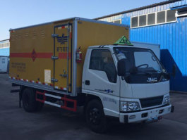 爆破器材运输车