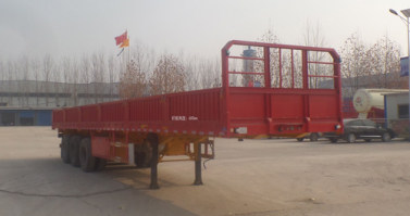 栏板半挂车