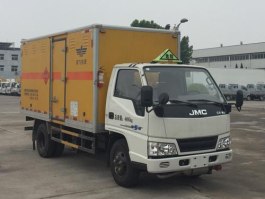 爆破器材运输车